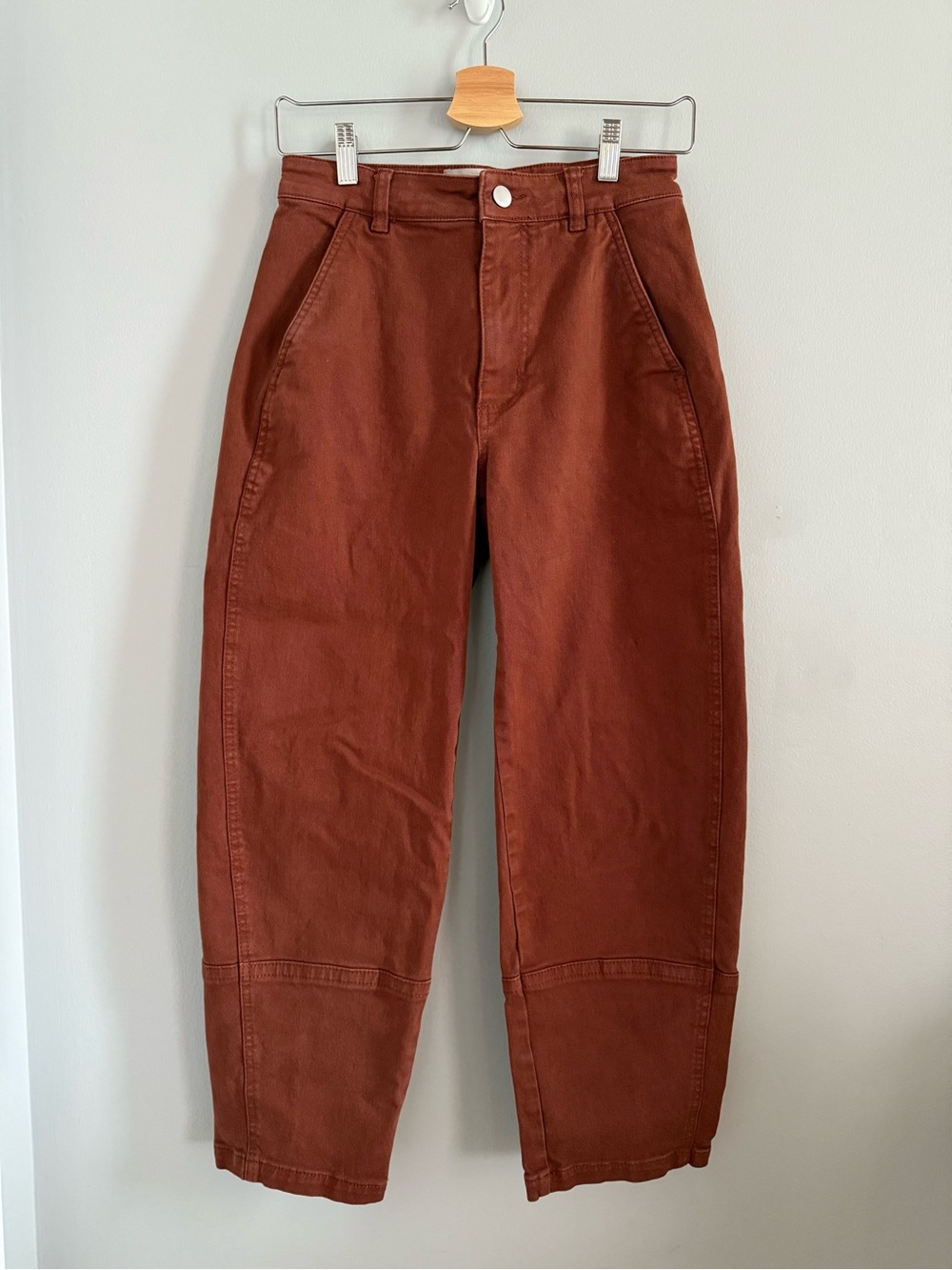 Everlane The Utility Barrel Pant in color Rosewood size 2